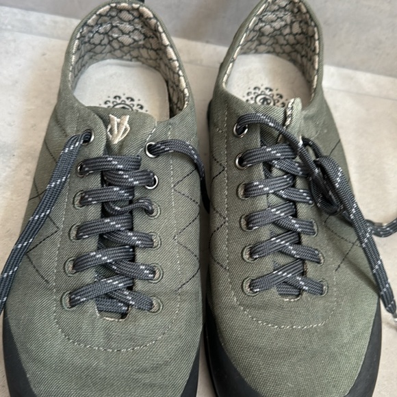 Evolv climbing hiking approach shoe - Picture 4 of 5